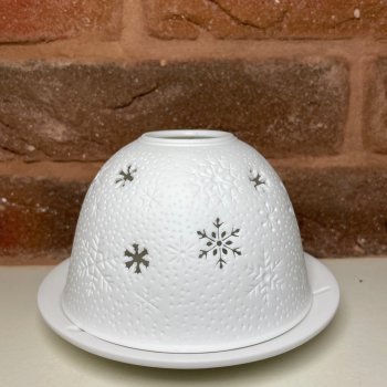 Dome Light aus Biskuitporzellan mit winterlichem Motiv Schneeflocken